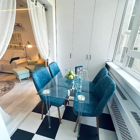 Apartamento Center Oasis, Universitate