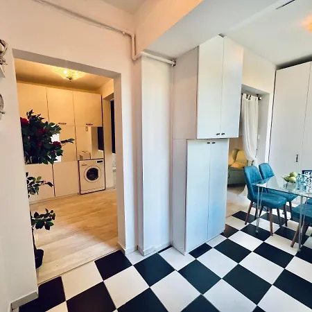 Center Oasis, Universitate * Bucarest