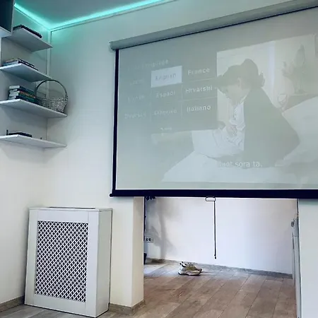 Center Oasis, Universitate Διαμέρισμα