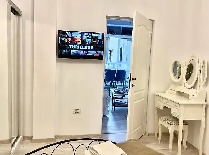 Center Oasis, Universitate * Bukarest