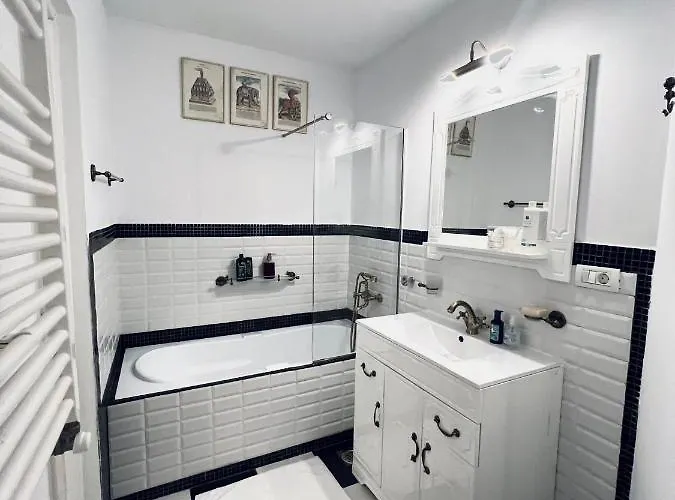 Center Oasis, Universitate Apartman Bukarest